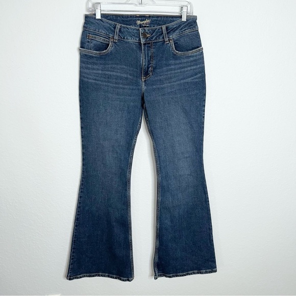 Wrangler Flare Jeans Women 9 X 32 Western Bell Bottom Rodeo CL - Picture 1 of 7